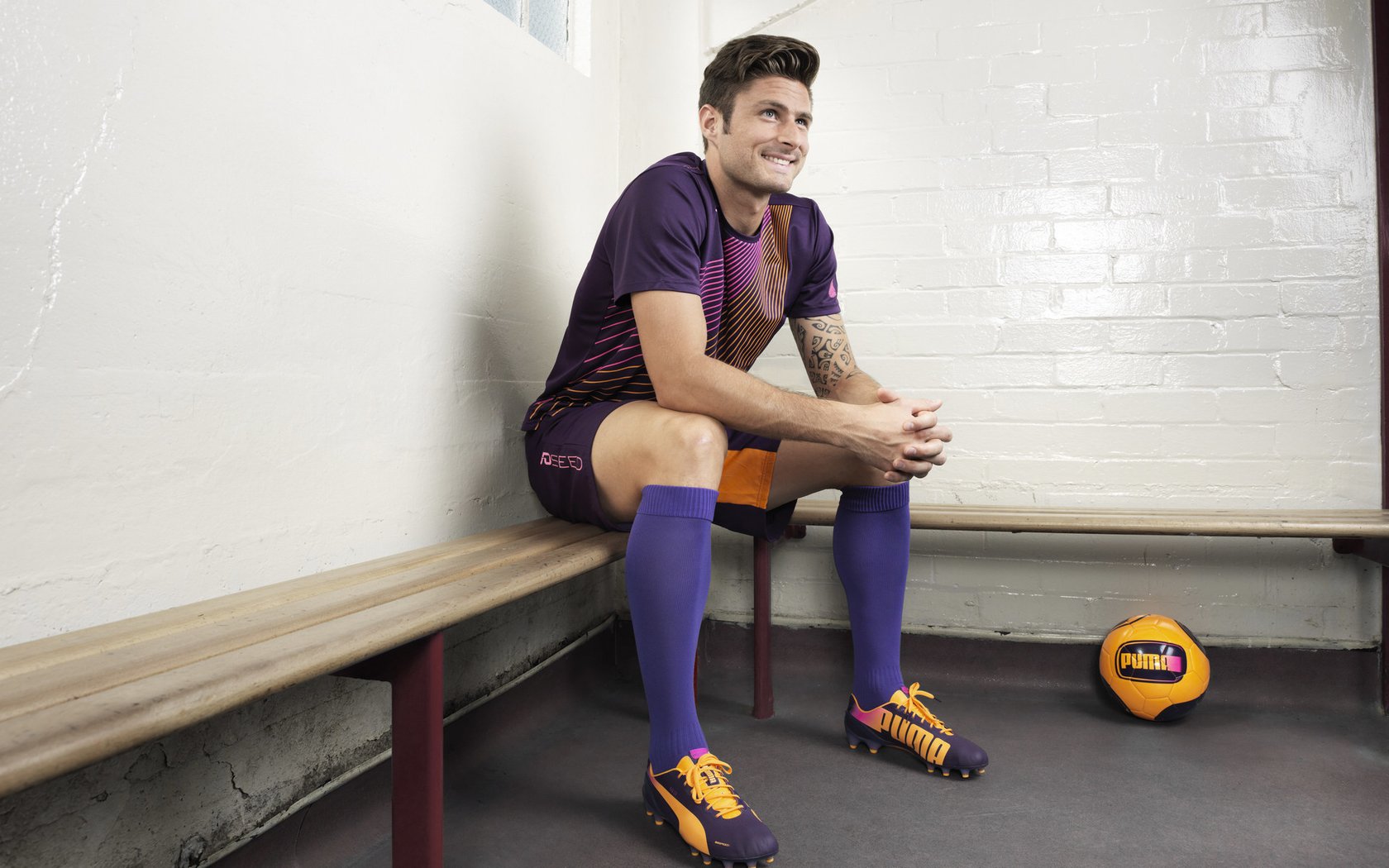 天才新星上演帽子戏法<a href=