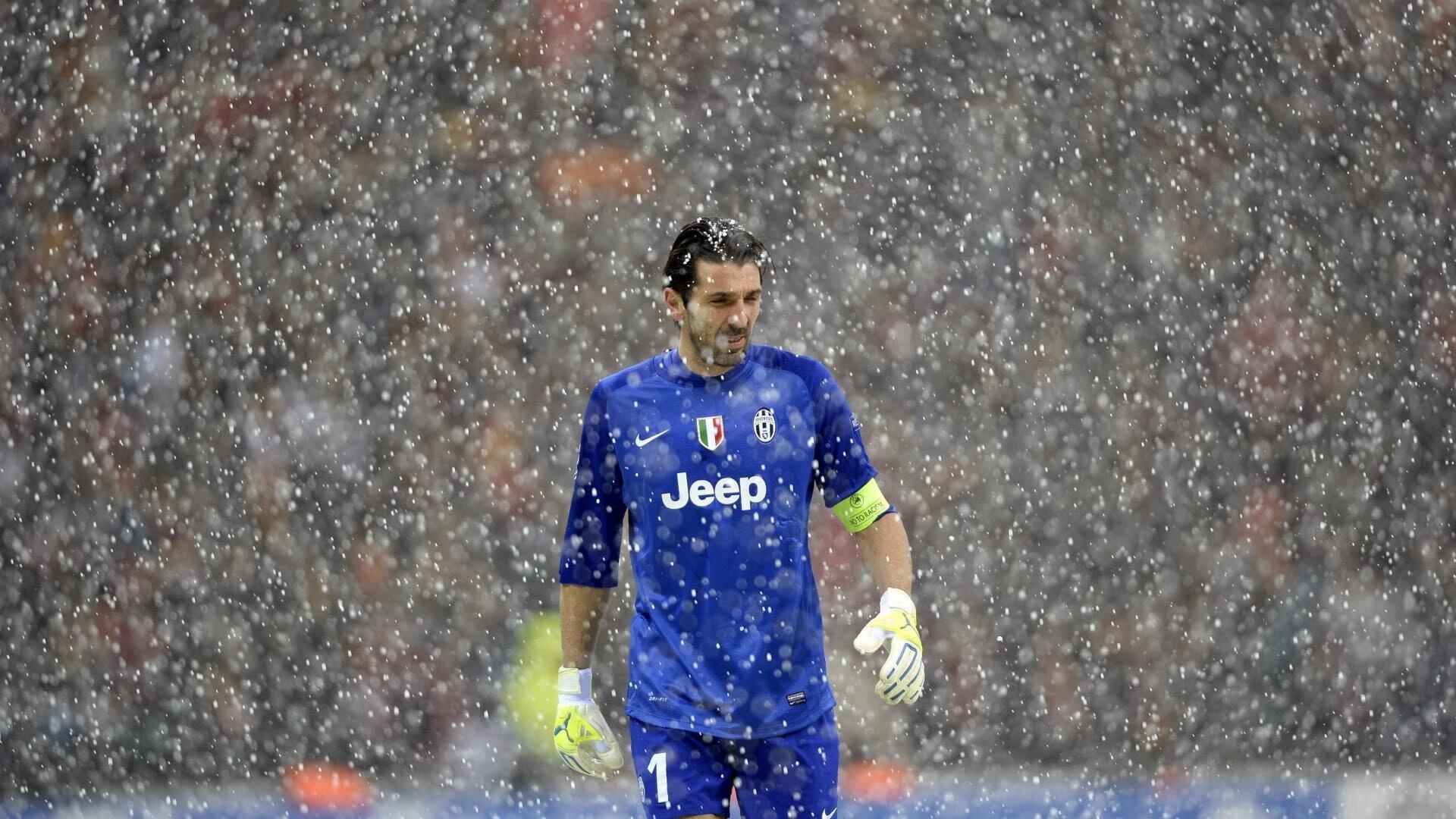 超越友谊的默契，当球场纽带成为胜负天平上的微妙砝码