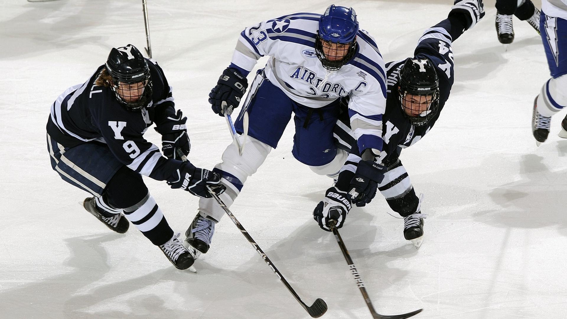 欧冠战火重燃！琼斯前瞻，拜仁惊险拔头筹，曼城客战那不勒斯陷僵局