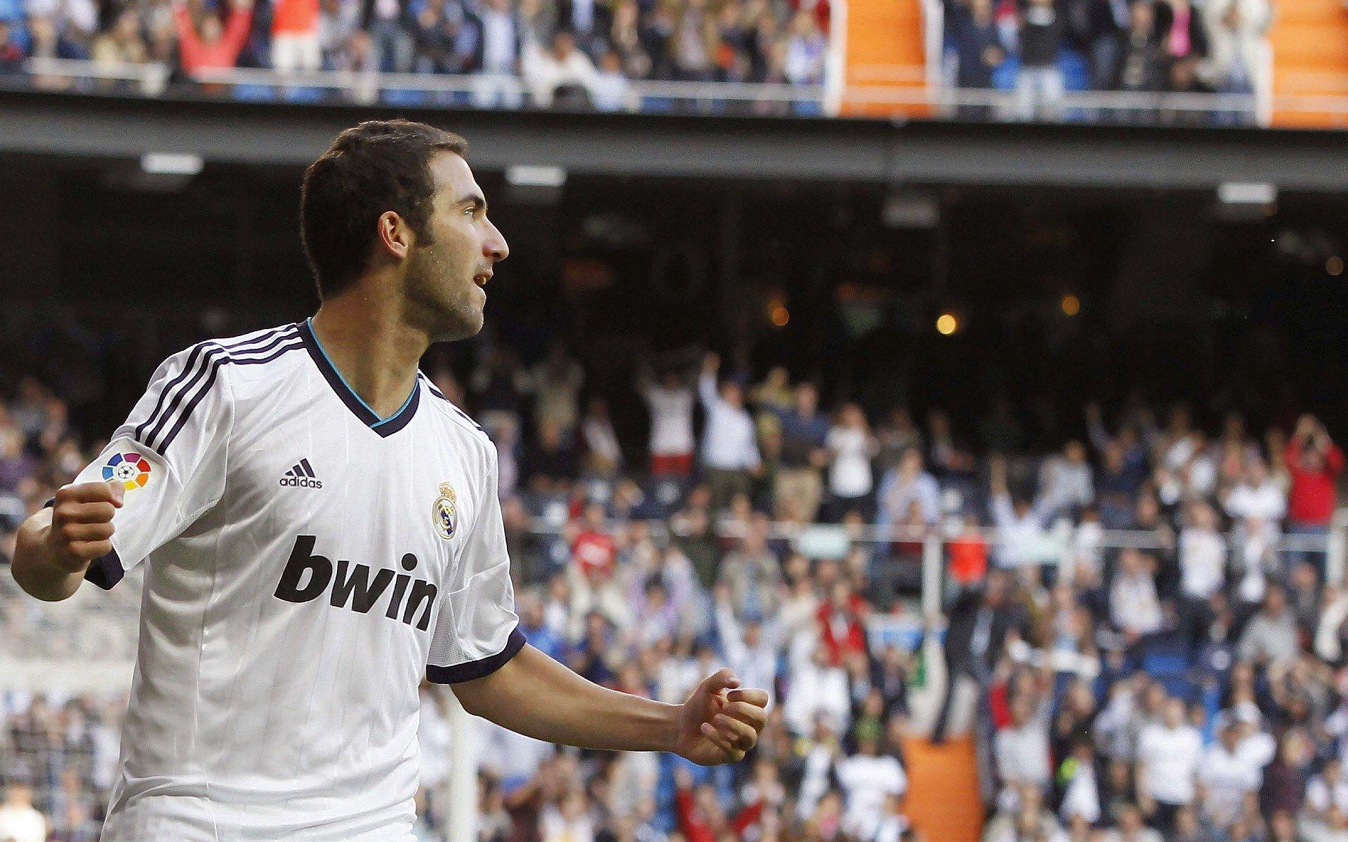 高卢雄鸡展翅待飞,本期法国队国脚表现亮点与隐忧并存